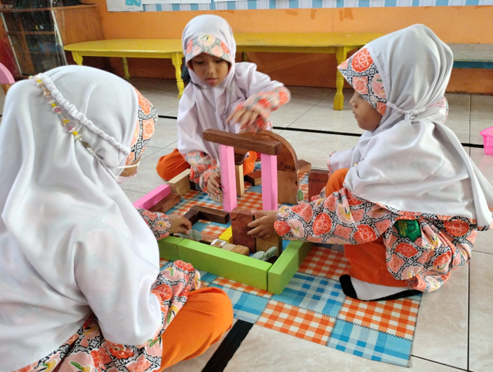 Balok: Bangun Kreativitas & Perkembangan Anak